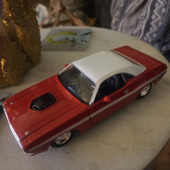 Collectible Automobile - Picture 7 of 14